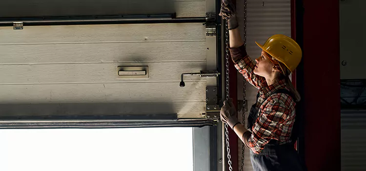 Addressing Common Garage Door Stoppage Issues in Joliette, QC